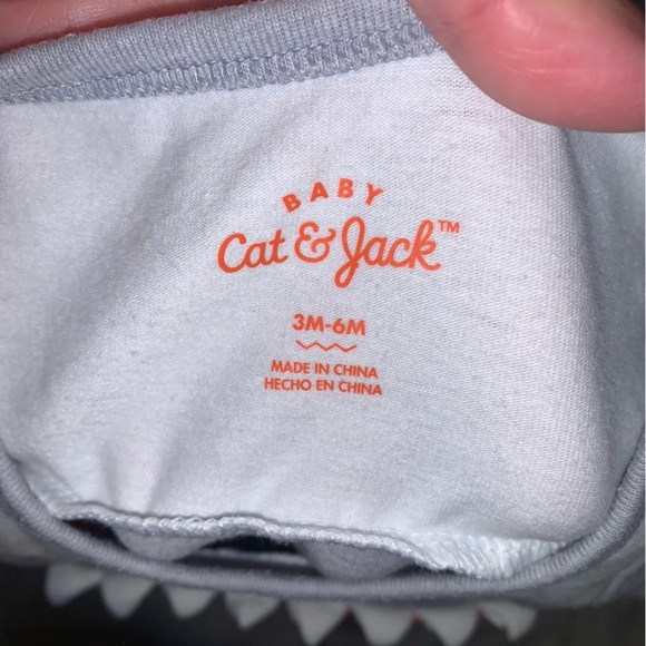 Cat & Jack Shark Design sleeveless Baby Romper blue grey red pants 3-6 mo snap - Picture 3 of 3